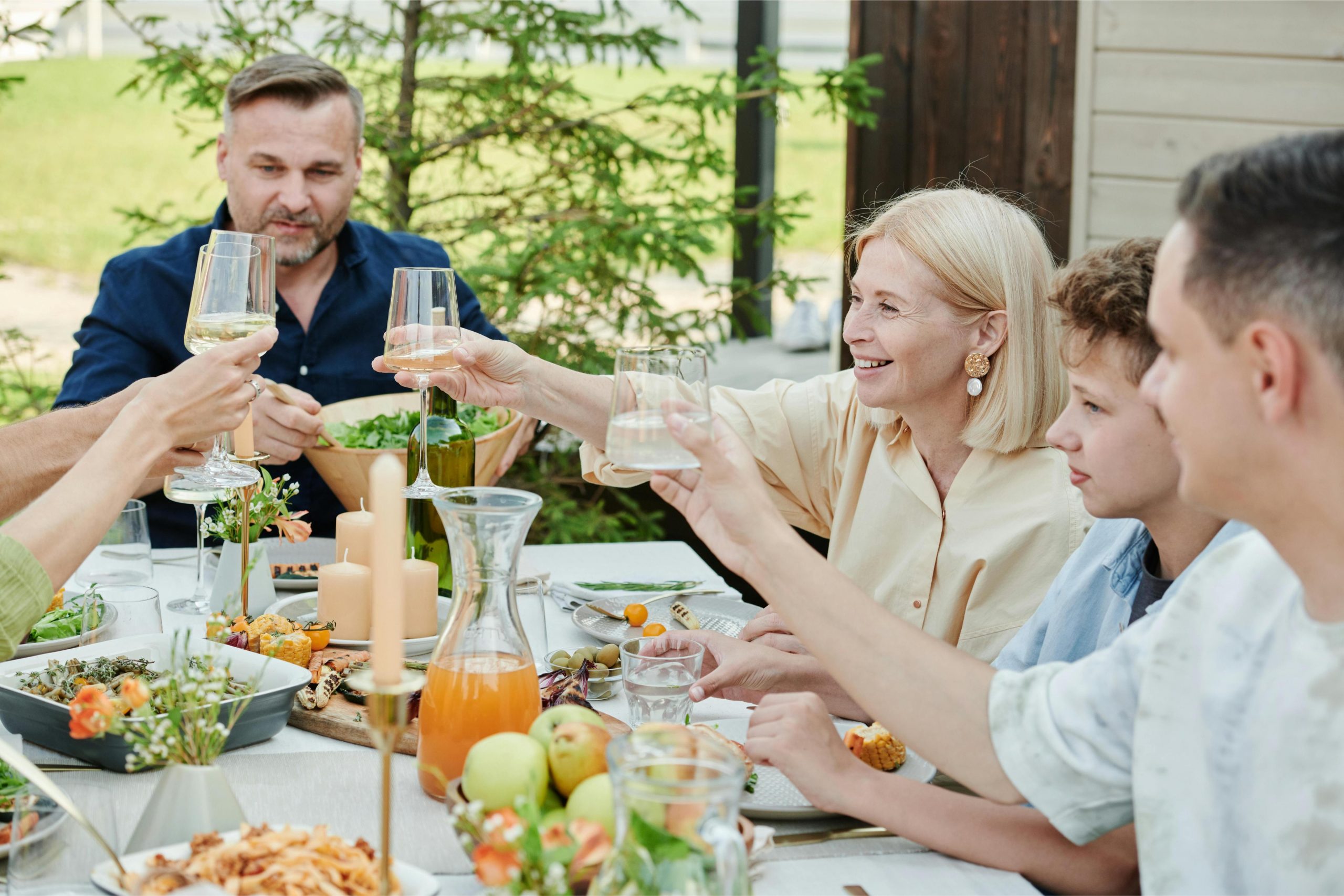 How to Plan a Family Reunion: A Step-by-Step Guide for Every Family